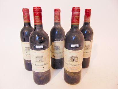 BORDEAUX (HAUT-MÉDOC) Rouge, Château Lamothe-Bergeron, cru bourgeois 1990, cinq bouteilles...