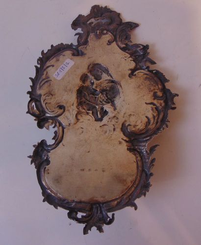 null Bénitier d'applique de style Louis XV orné d'une Vierge à l'Enfant, XIXe, argent...