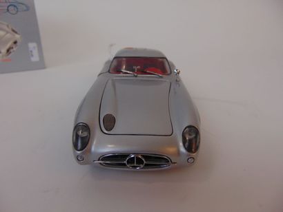 PAUL'S MODEL ART (FIRST CLASS COLLECTION - 1/24) Mercedes-Benz 300 SLR Uhlenhaut...