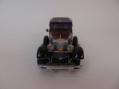 PAUL'S MODEL ART (FIRST CLASS COLLECTION - 1/24) Mercedes-Benz Typ 770 (1935) / Emperor...
