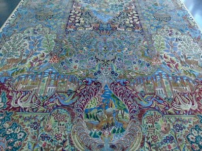 null Grand tapis indien de type Kashmir (Cachemire) à riche décor figuratif polychrome,...