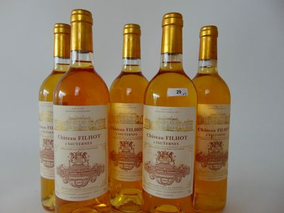 BORDEAUX (SAUTERNES) Blanc liquoreux, Château Filhot, 2e grand cru classé 2001, cinq...