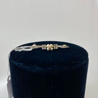 null Barrette en or jaune (18 carats) sertie de diamants et de perles, l. 4,5 cm,...
