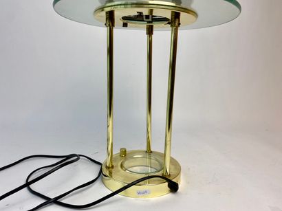 SMC Lampe de table postmoderne, fin XXe, métal doré et verre, h. 38,5 cm [altéra...