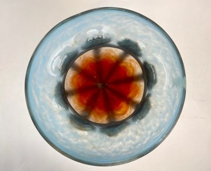 SCHNEIDER CHARLES (1881-1953) Coupe ovoïde sur pied, début XXe, verre marmoréen orangé...