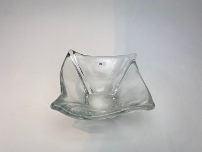 DAUM - France Quadrangular cup, 20th century, crystal, signed on the side, l. 16,5...