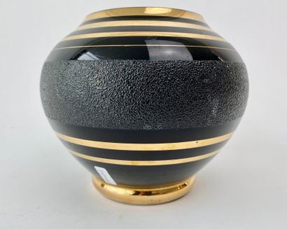 Boom Vase Art déco tardif noir et or, mi-XXe, verre, h. 14,5 cm [légères usures à...