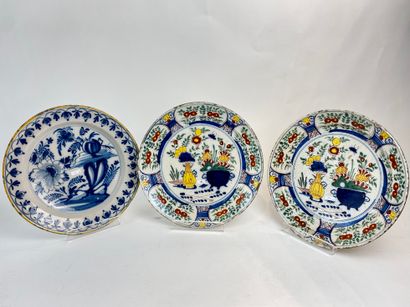 DELFT A pair of deep dishes with polychrome Far Eastern decoration, 18th century,...