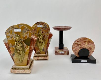 null Paire de cassolettes d'époque Art déco, circa 1925, marbres et bronze doré,...