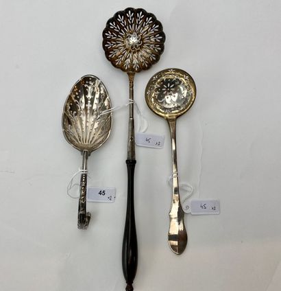 PAYS-BAS MÉRIDIONAUX Louis XVI period sprinkling spoon, [17]82, chased and pierced...