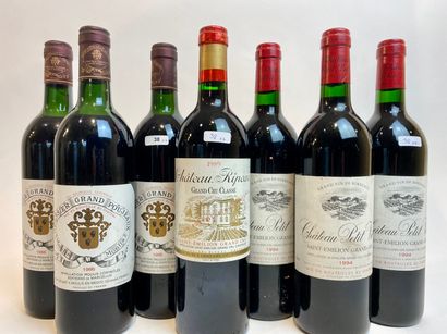 BORDEAUX Lot de sept bouteilles (rouge) :


- (MOULIS), Gressier-Grand-Poujeaux 1986,...