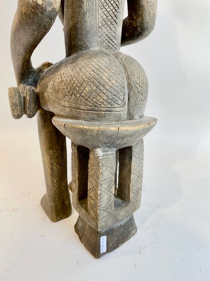 CONGO "Maternité", XXe, important groupe en bois sculpté et patiné, h. 71,5 cm.