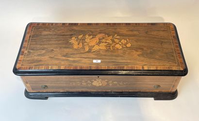 null Large Napoleon III period music box, late 19th century, wood veneer with inlaid...