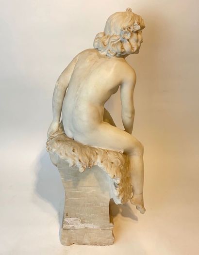 GALILIO "Nymphe", circa 1900, très belle sculpture en marbre, signée sur le flanc,...