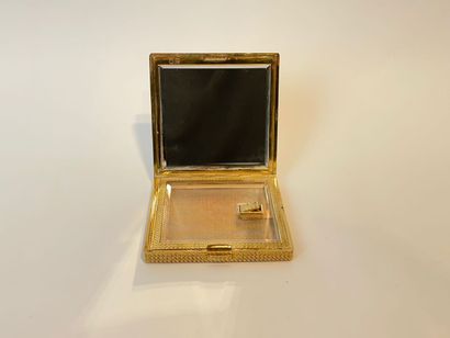 null Beautiful set of four pieces (cigarette case, lighter, square compact and lipstick...