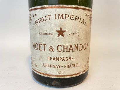 CHAMPAGNE Moët & Chandon brut impérial (blanc effervescent), un magnum [altérati...