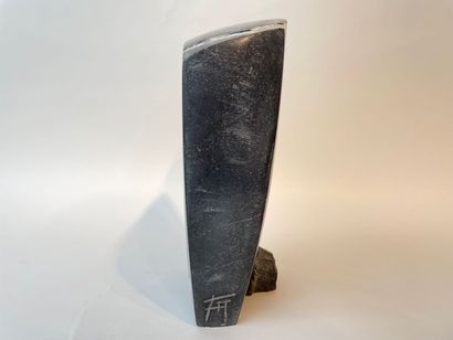 FORCEILLE Alexandre (1961-) "Éclipse", XXIe, sculpture en pierre bleue rehaussée...