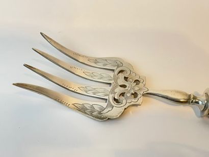 null Pair of serving utensils, late 19th century, silver plated and chased silver,...