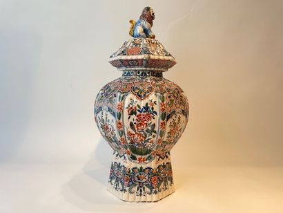 SAMSON - PARIS Large ribbed vase in a baluster with sides and polychrome decoration...