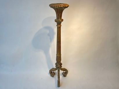 null Louis XVI style tripod torch, circa 1900, stuccoed and gilt wood, h. 139 cm...
