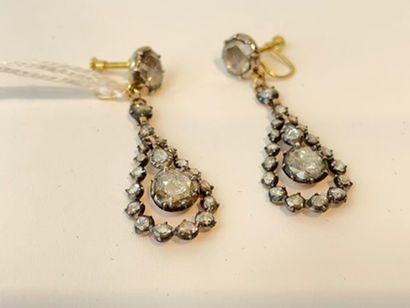 null 
Important pair of earrings entirely set with old cut diamonds, h. 4.5 cm, 6...