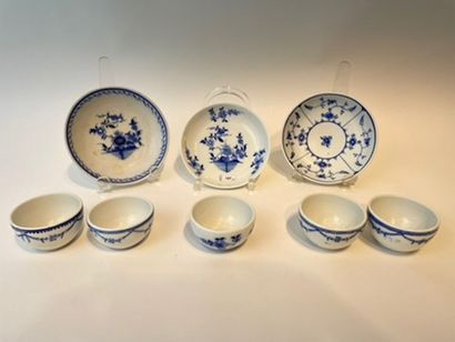 TOURNAI Five pans and three bowls with blue camaïeu decorations known as "à la guirlande...