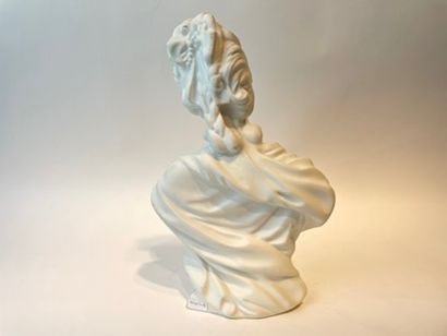THARAUD - LIMOGES "Marie Antoinette", XXth, bust in porcelain cookie, mark, h. 35...