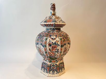 SAMSON - PARIS Large ribbed vase in a baluster with sides and polychrome decoration...