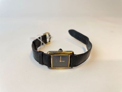 CARTIER - PARIS Montre-bracelet de dame en argent (925 millièmes) plaqué or, bracelet...