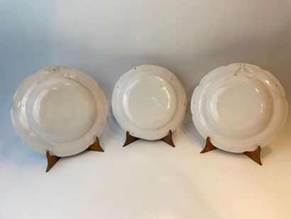 LUNEVILLE Three scalloped plates (flat and pair of hollows) with polychrome Chinese...