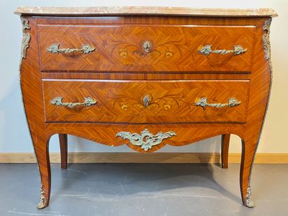 null Louis XV style chest of drawers opening by two drawers, XXth, veneer wood with...