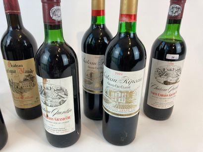 BORDEAUX (SAINT-ÉMILION-GRAND-CRU) Lot de neuf bouteilles (rouge) :

- Château Quentin...
