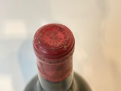 BORDEAUX (PAUILLAC) Château Mouton-Baron-Philippe 1961 (rouge), un magnum [mi-épaule,...