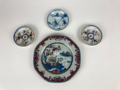 CHINE - COMPAGNIES DES INDES Octagonal plate with polychrome decoration of a lively...