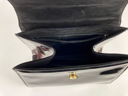 ITALO COLOMBO Rigid handbag in black patent leather style, with cover, l. 28,5 c...