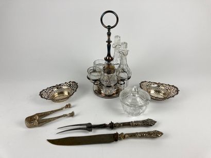 null Lot of silverware (mainly silver plated) and glassware: trays, dishes, cups,...