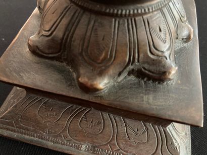 École INDIENNE "Ganesh dansant", XXe, sujet en bronze ciselé et patiné, h. 29 cm...