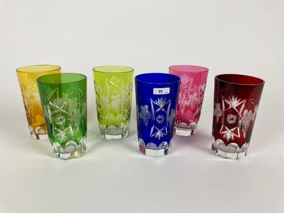 null Suite of six goblets with pampers decoration, XXth, cut and engraved overlay...