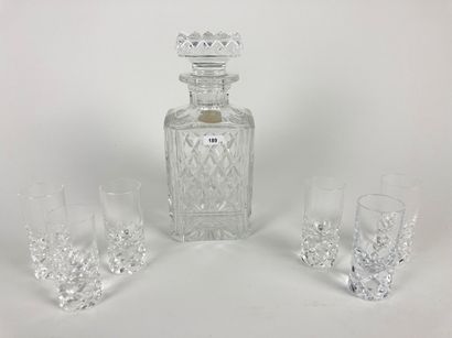 VAL-SAINT-LAMBERT Service à liqueur, XXe, cristal taillé, étiquette sur la carafe,...