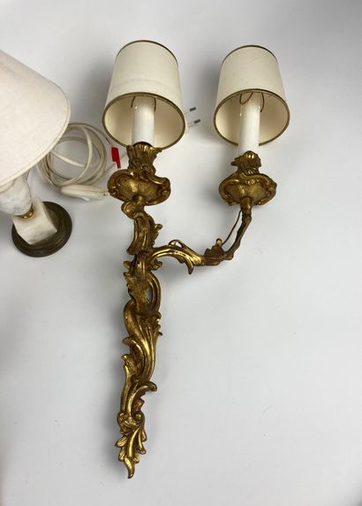 null Three Louis XV style two-light arms, one pair, 20th century, bronze, h. 39 cm...