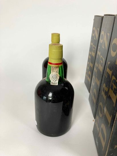 PORTUGAL (PORTO) Lot of thirteen bottles (red):

- Diez (30 years), nine bottles;

-...