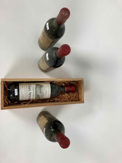 BORDEAUX Lot de quatre bouteilles (rouge) :

- (SAINT-ÉMILION), Château Larcis-Ducasse,...
