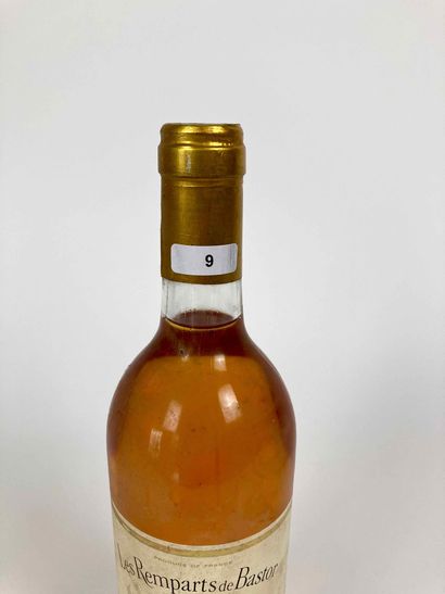 BORDEAUX (SAUTERNES) Les Remparts de Bastor 1992 (blanc liquoreux), une bouteille...