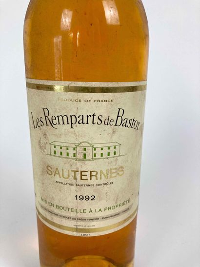 BORDEAUX (SAUTERNES) Les Remparts de Bastor 1992 (blanc liquoreux), une bouteille...