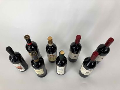 ITALIE Lot of eight bottles:

- Contucci - Rosso di Montepulciano 1999 (red), three...