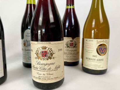 France Lot de douze bouteilles :

- BOURGOGNE (LADOIX), Le Savour Club 1988 (rouge),...