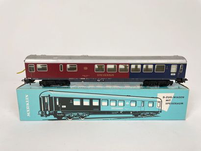 MÄRKLIN (H0) Lot de sept voitures-voyageurs :

- 4043, une voiture-voyageurs pour...