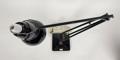 HERBERT TERRY & SONS LTD - ENGLAND Lampe Anglepoise, mi-XXe, métal laqué noir, marque...