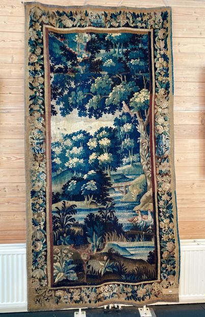 AUBUSSON [attribué à] "Verdure", 18th century, tapestry (door), 200x135 cm approx....