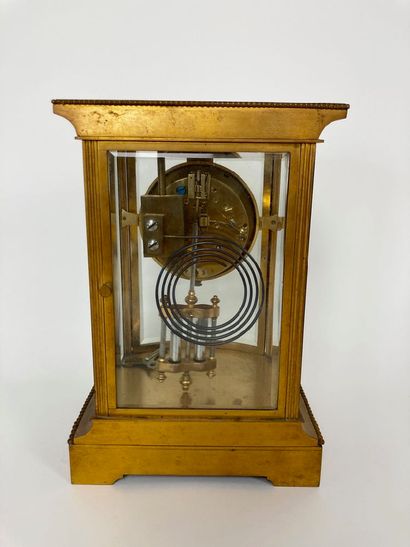 KREITZ - ANVERS Horloge-cage à façade bombée, fin XIXe-début XXe, laiton et verre...